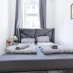 Nice 4Br Apt For Up To 8P, 6-Min To Lugner City