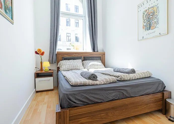 Nice 4Br Apt For Up To 8P, 6-Min To Lugner City