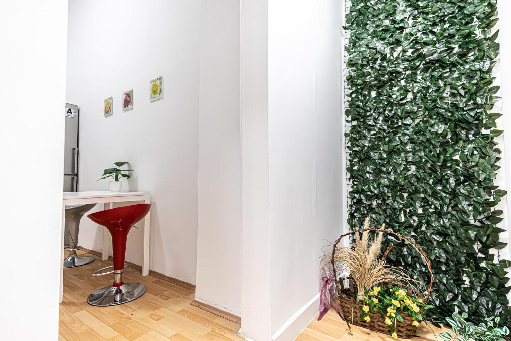 Apartment 4br For Up To 8p, 6-min To Lugner *