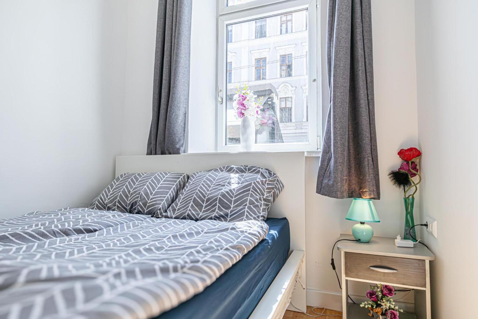 Apartment 4br For Up To 8p, 6-min To Lugner *