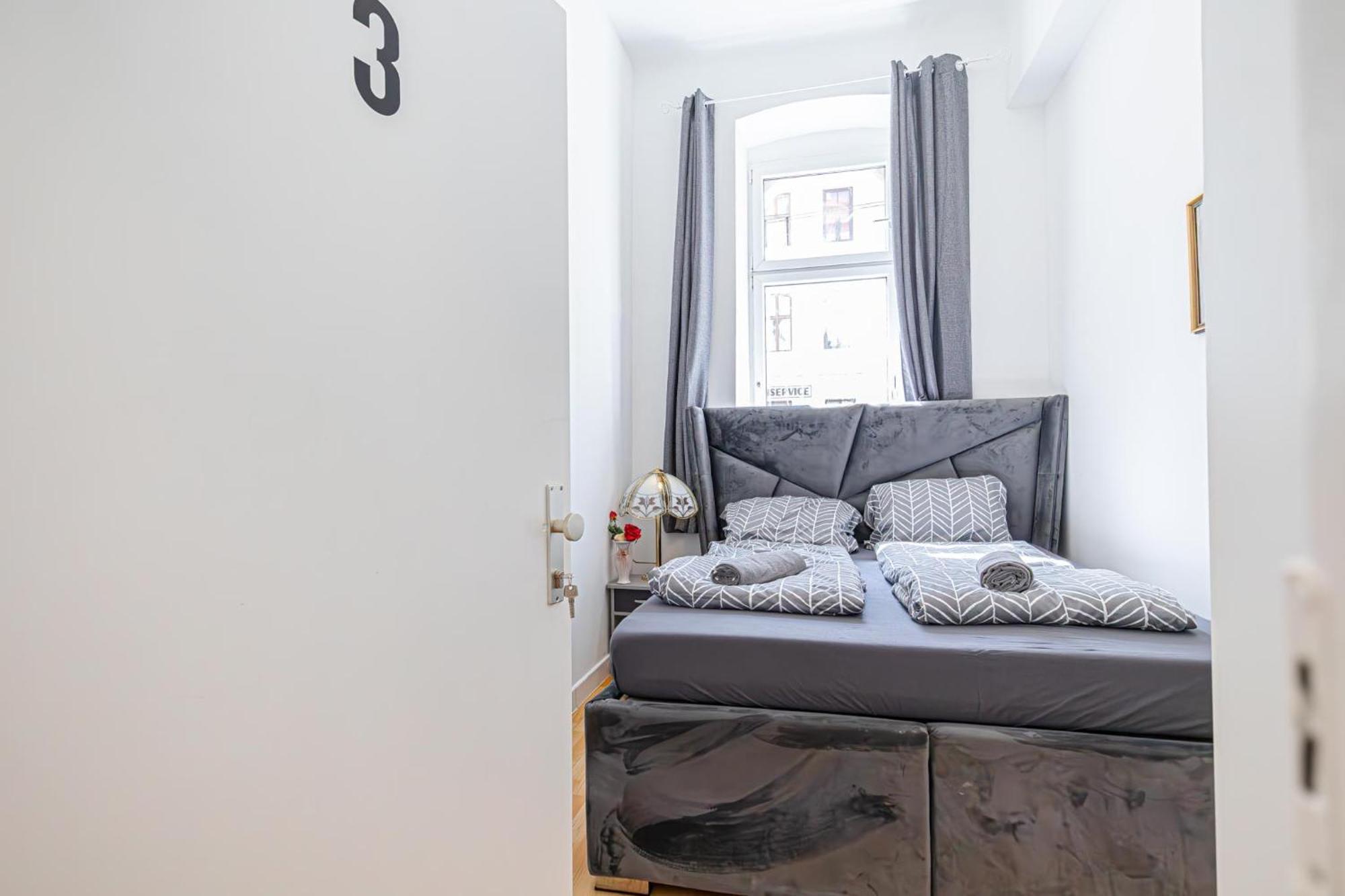 4br For Up To 8p, 6-min To Lugner