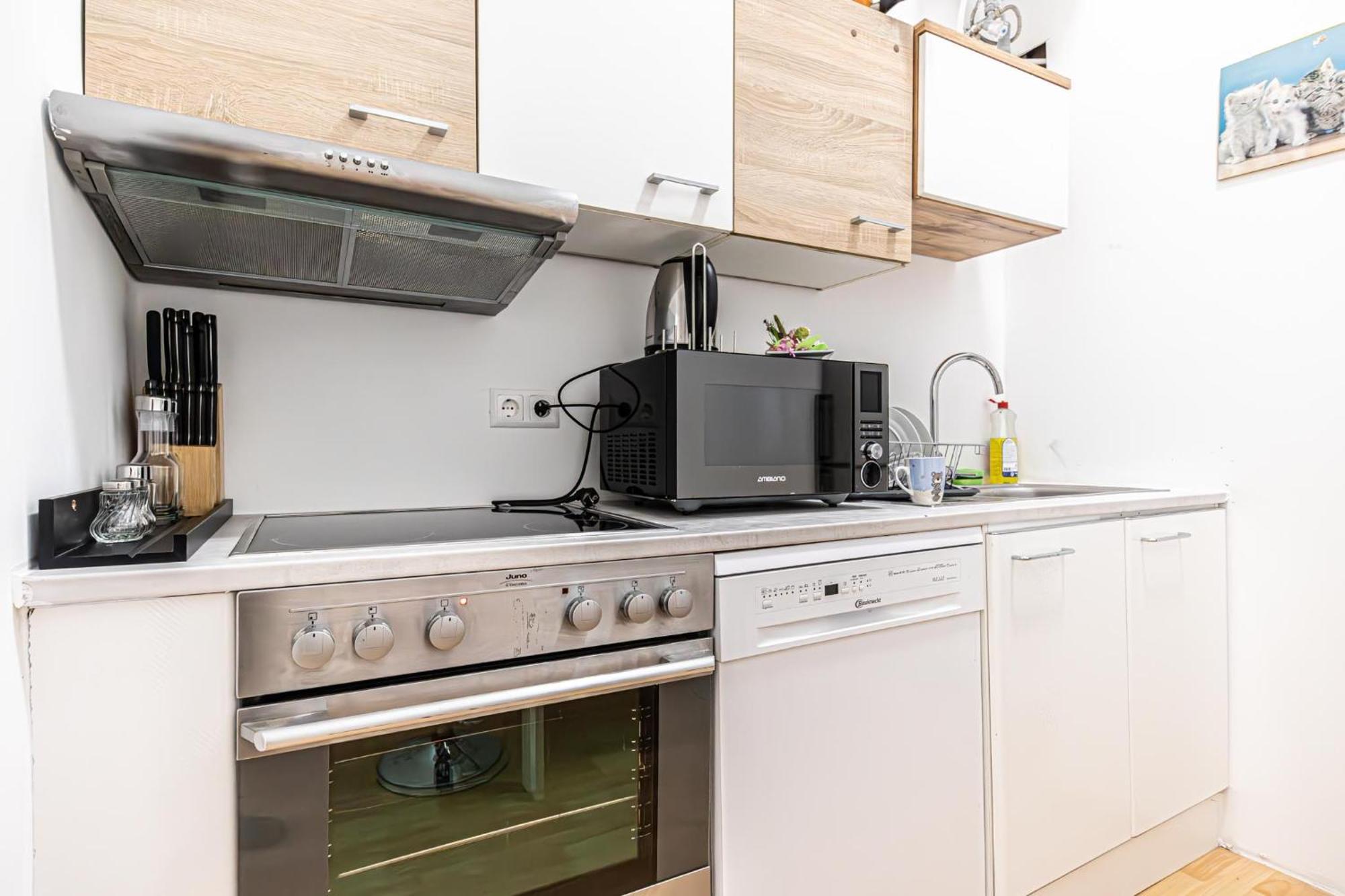 4br For Up To 8p, 6-min To Lugner Apartment *