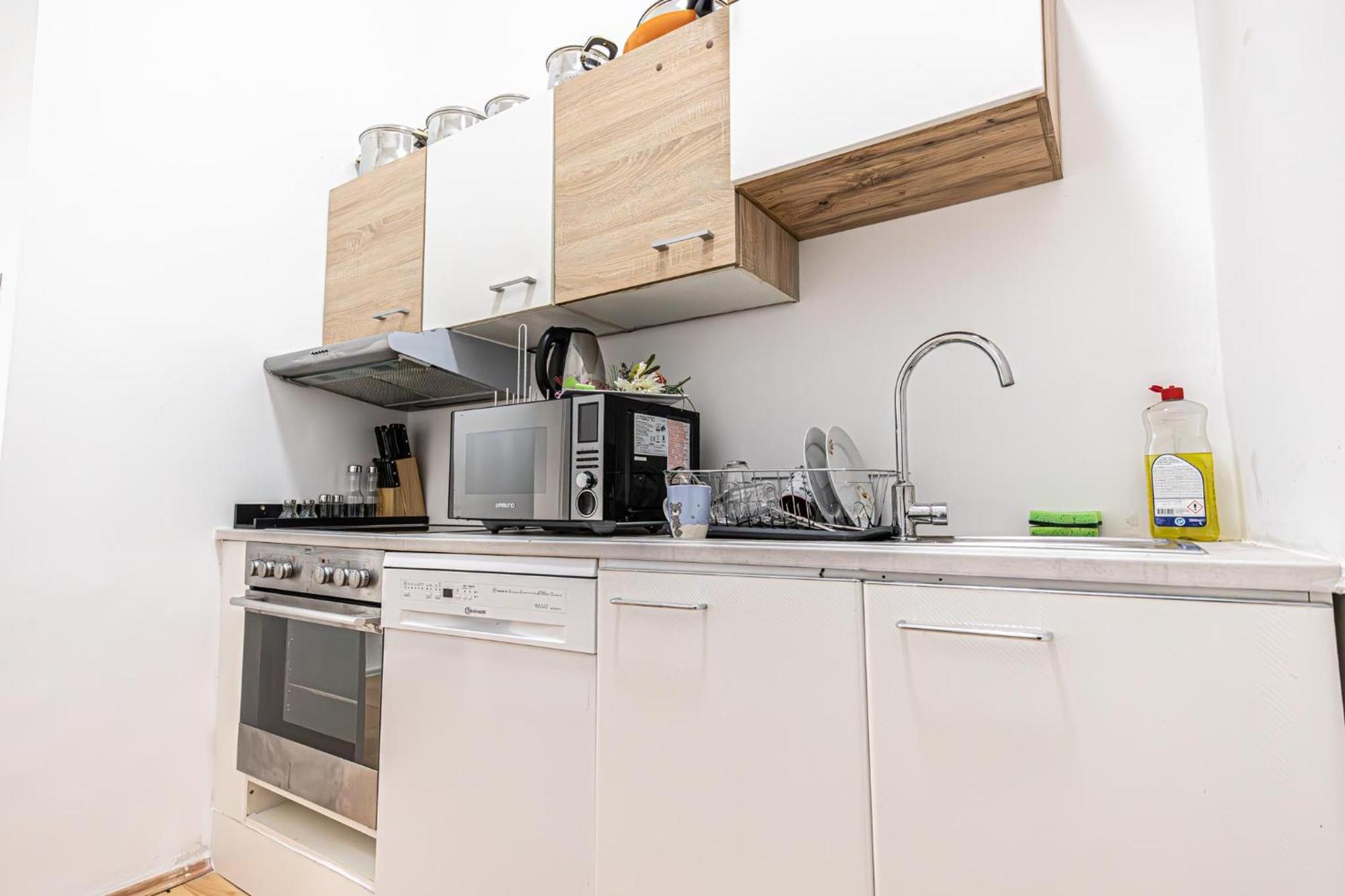 4br For Up To 8p, 6-min To Lugner Apartment *